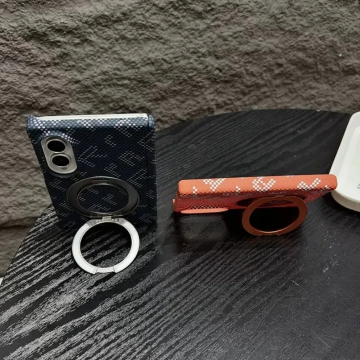 Soporte de cuero de fibra de c - Phone Accessories Holder reseña y precio